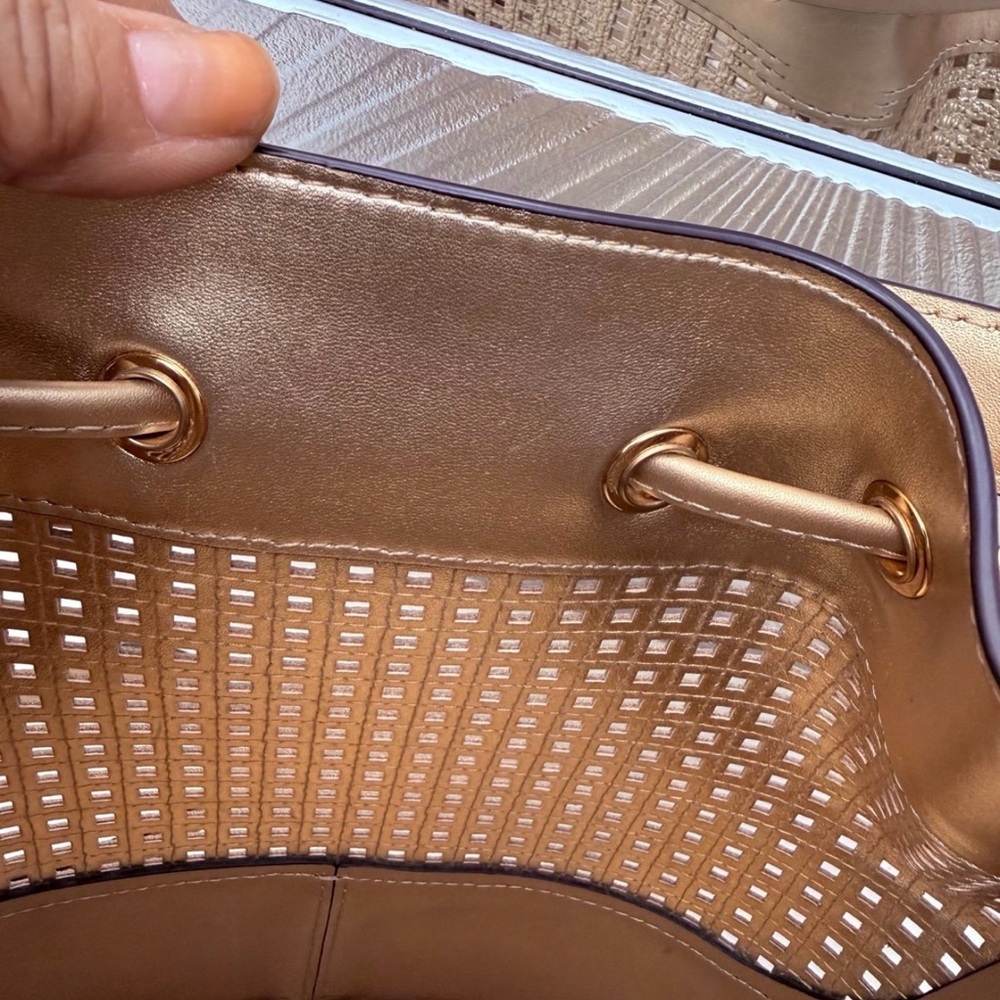 Michael Kors Metallic Gold Shoulder Bag! Dust Bag included! - Picture 10 of 10